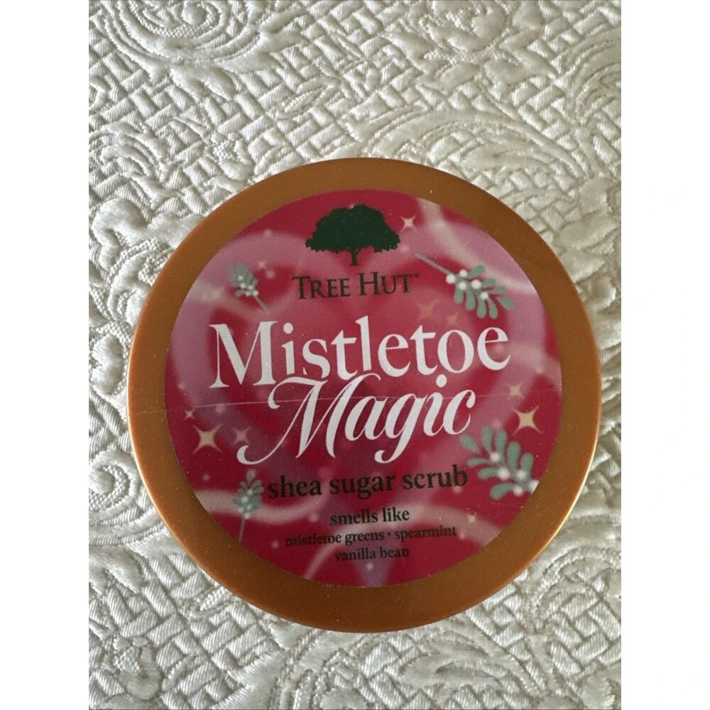 Tree Hut Mistletoe Magic Shea Sugar Scrub Body Exfoliator Spearmint Vanilla -NEW